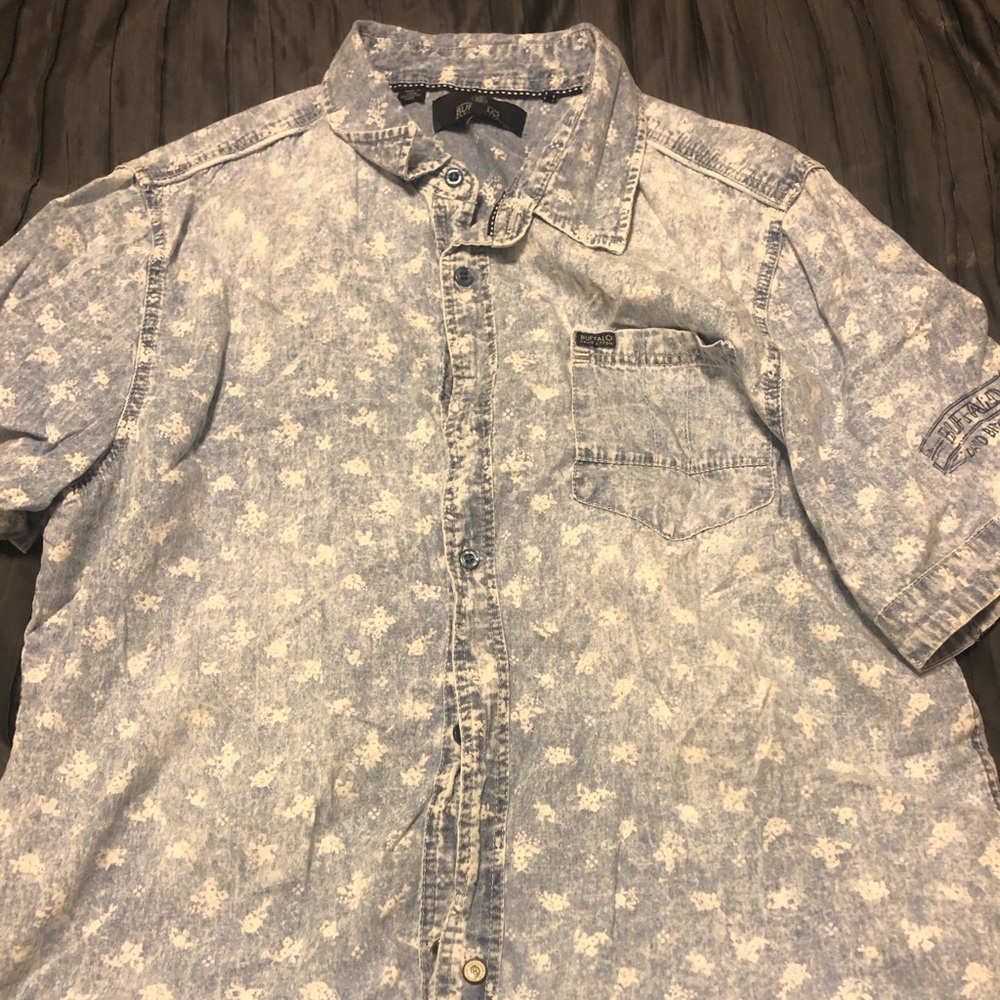 Short sleeve button down